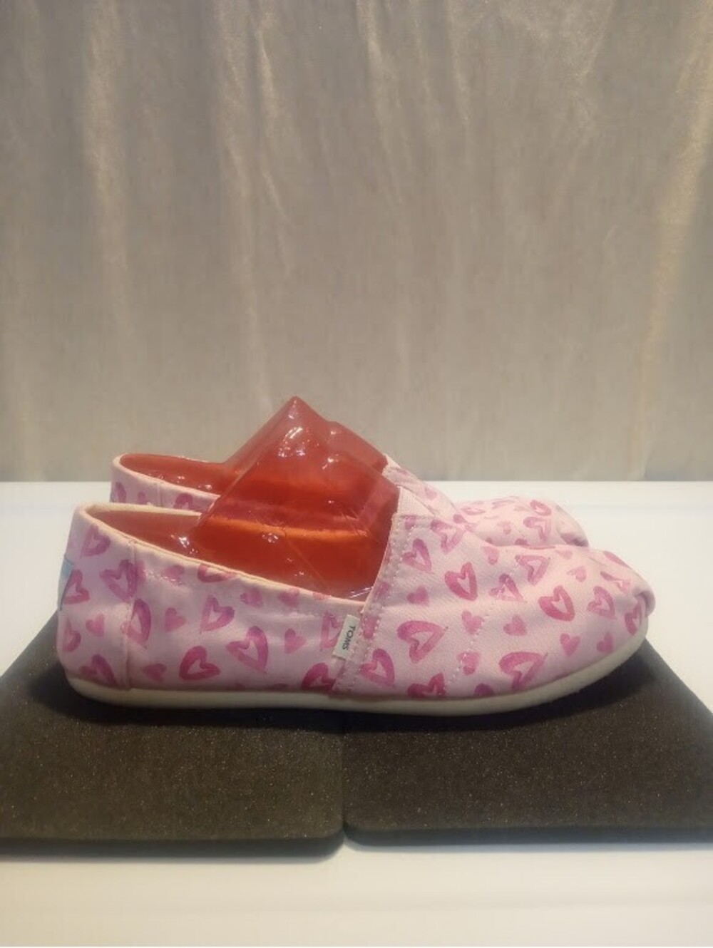 Pink TOMS Heart Print Slip‑Ons | Size 7 M | Casual GUC